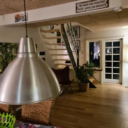 بيت للعطل Marsvinslund *