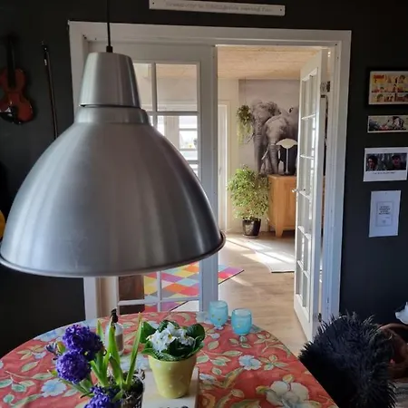 بيت للعطل Marsvinslund *